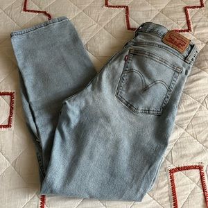 Wedgie Straight Levi’s size 29/30